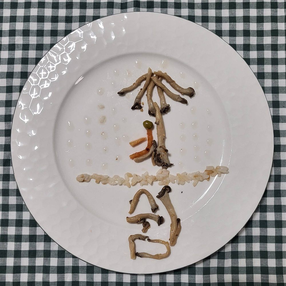 버섯과 밥알로 표현한 작품
